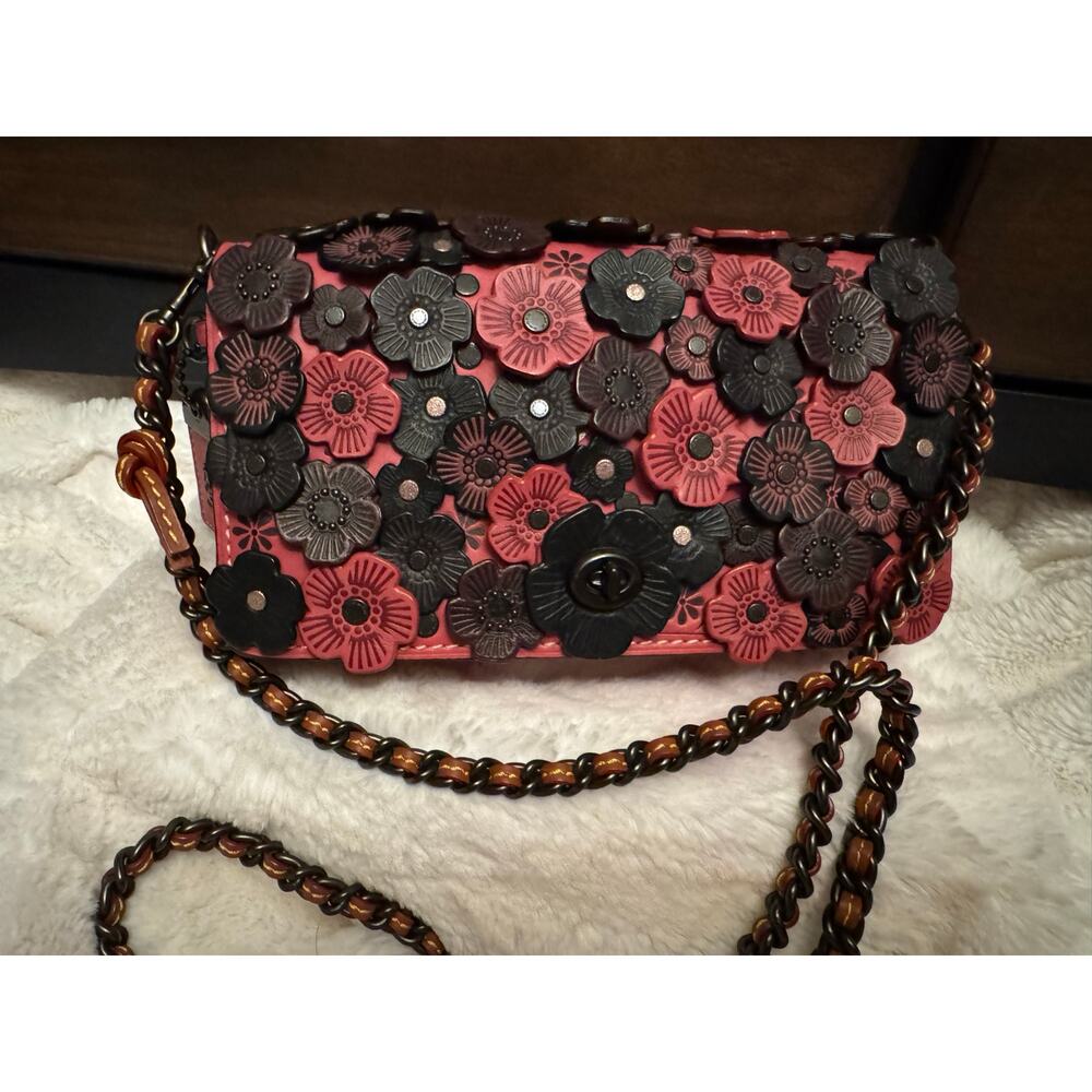 Stunning Pink and Black coach vintage Y2K Tea Rose Applique Dinky purse